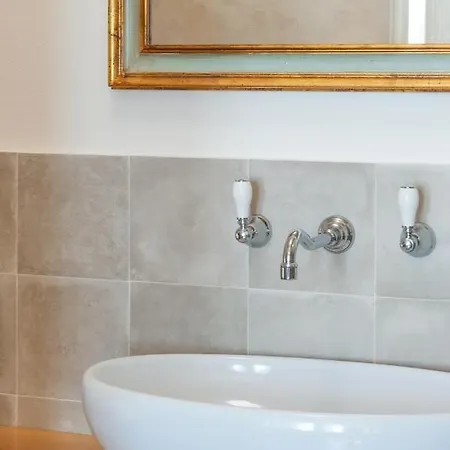 Bed & Breakfast Ca' Maggiolina 4*