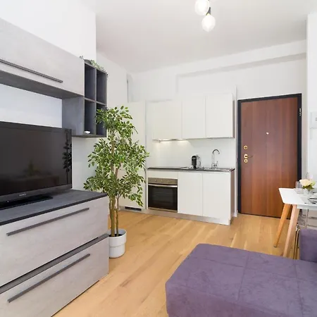 Bright Terrace In Διαμέρισμα *