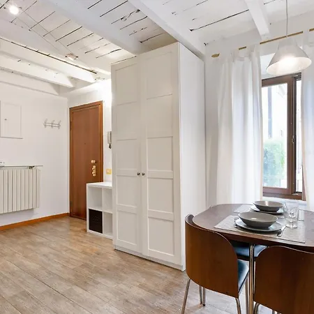 Apartamento Joivy Beautiful For 2 Near Sempione Park