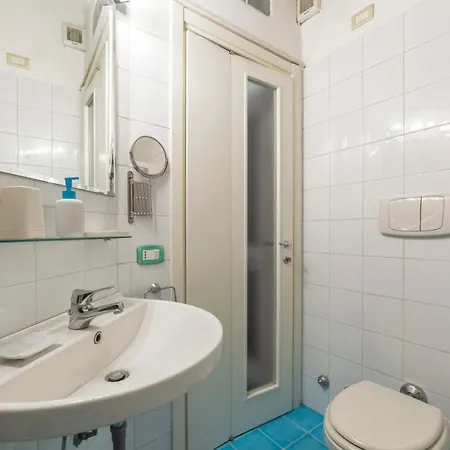 Guesthost - Porta Romana & Bocconi Cosy Apartment Milan