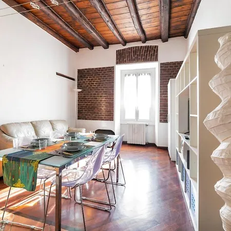 Guesthost - Porta Romana & Bocconi Cosy Apartment