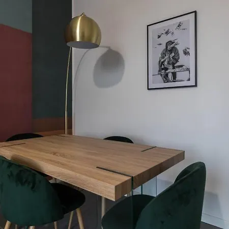 公寓 Apartment With Terrace *