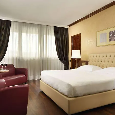 Scandinavia 4* Milan