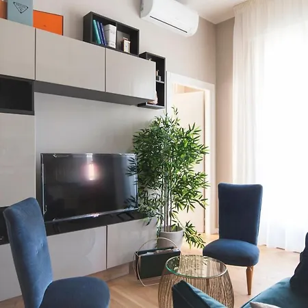 Youhosty - Algardi 5 *