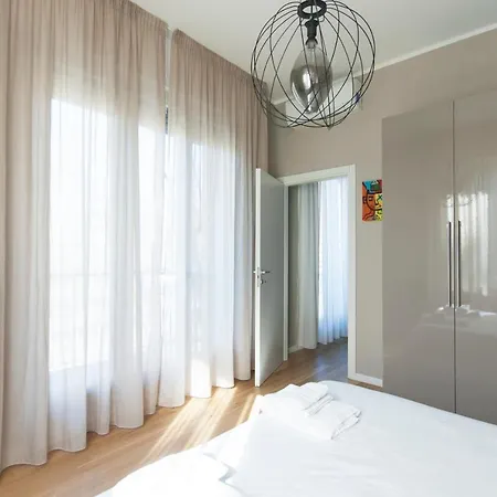 Apartament Youhosty - Algardi 5 *