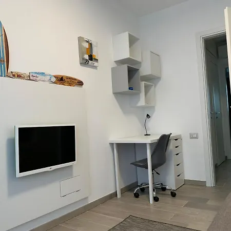 Trilocale In Zona Bocconi/navigli * Μιλάνο