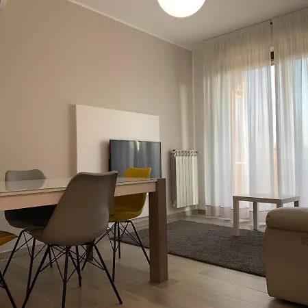 Trilocale In Zona Bocconi/navigli * 밀라노