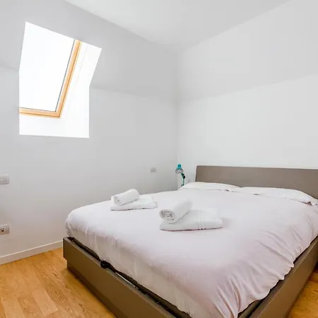Modern With Terrace, Wifi & Ac * Mailand