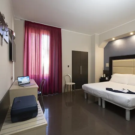 Hotel Five 3*