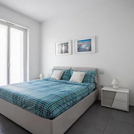 3 Bocconi Navigli * 밀라노