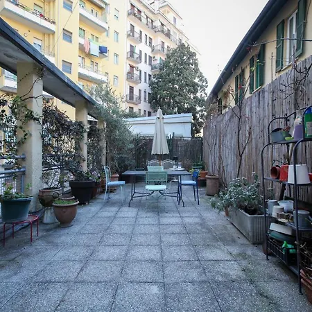 Lovely - Beautiful Loft With Terrace In Porta Romana Milánó
