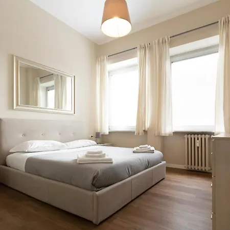 Via Torino 2 Apartament *