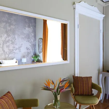 House Of Frames B&B *