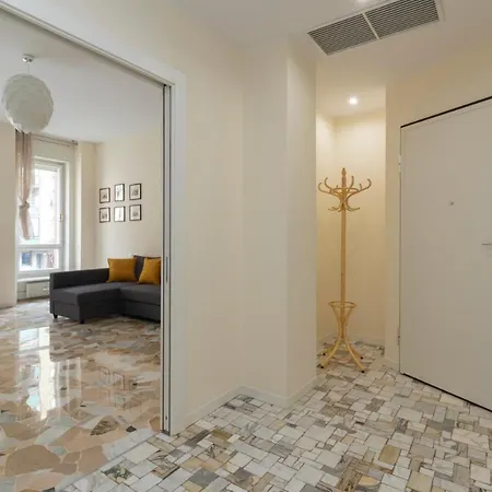 Joivy Modern 2bed Flat With Balcony, 250m From M5 Foppa And M2 Sant'agostino Milánó