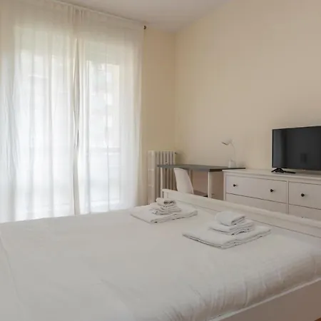Joivy Modern 2bed Flat With Balcony, 250m From M5 Foppa And M2 Sant'agostino