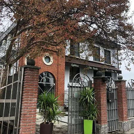 Villa Camilla Milano Metro 4 ゲストハウス 4*