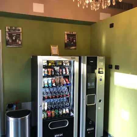 Гостевой дом Villa Camilla Milano Metro 4 4*