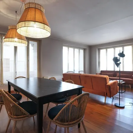 Castello Luxury - In The Heart Of Apartment