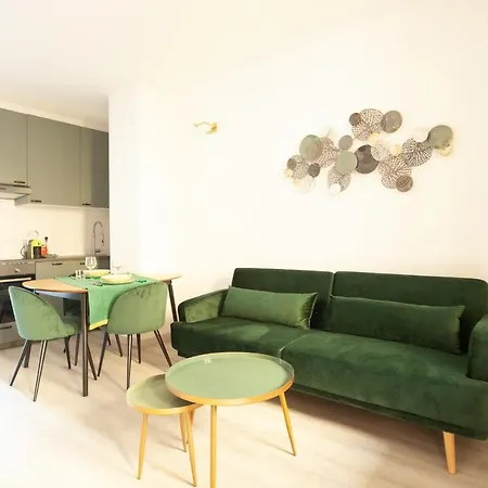 Renovated In Center - Commenda 21 Milan
