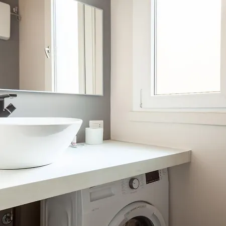 Renovated In Center - Commenda 21 * Milan