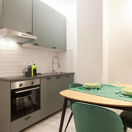 Renovated In Center - Commenda 21 Apartment