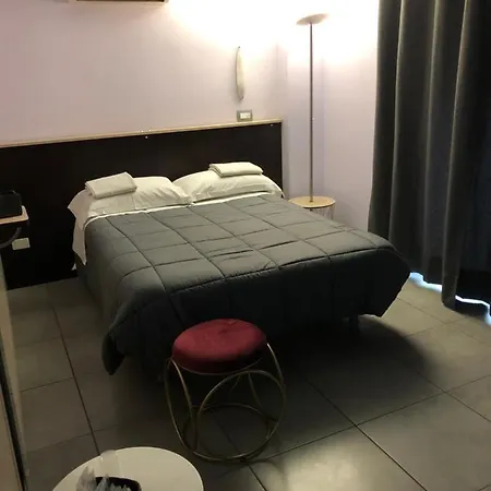 Villa Camilla Milano Metro 4 Милан