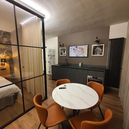 Porta Romana Gold Apartament *