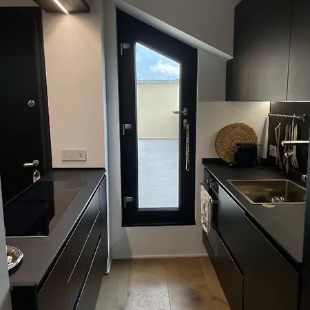 Apartmán Conca9, Luxury Attic With Jacuzzi In Navigli *