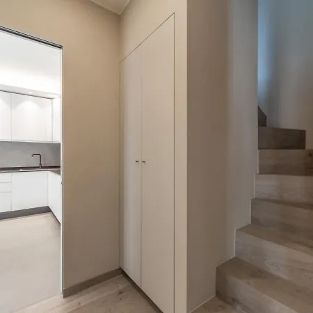 The Rent - Spacious In Paolo Sarpi Daire