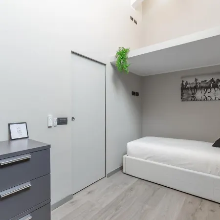 The Rent - Spacious In Paolo Sarpi