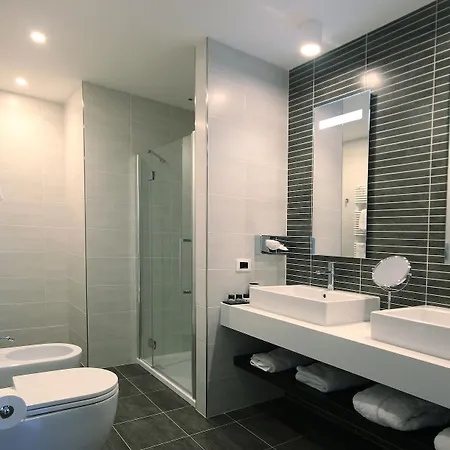 Hotel Mentana, By R Collection 4*