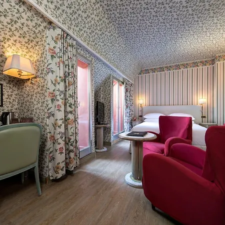 Capitol Hotel 4*