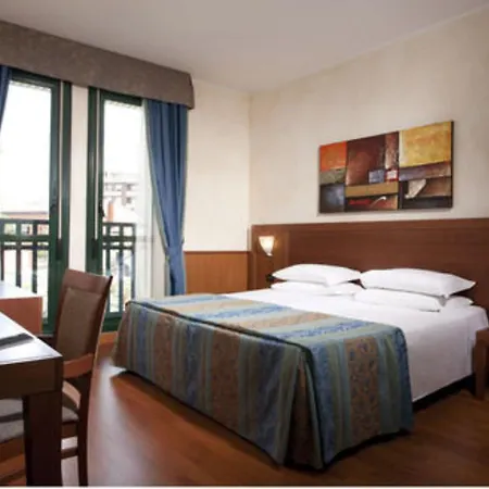 Hotell Raffaello 4*