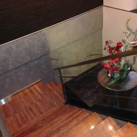 Hotel Five