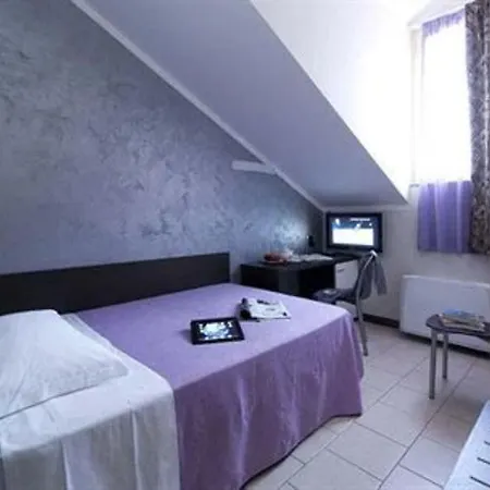 Ideale 3* Milán