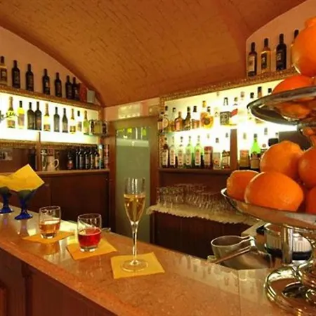 Ideale 3* Milán