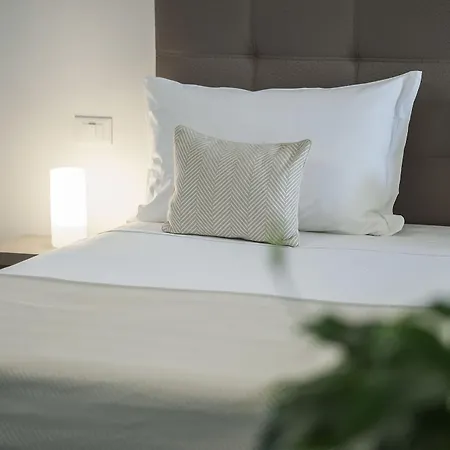 & Urban Padel Aparthotel Milan
