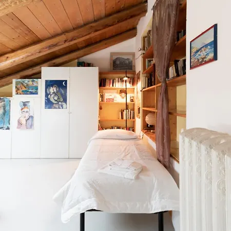 Bohemian Navigli Apartment *