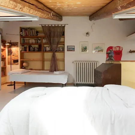 Bohemian Navigli Apartment *
