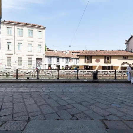 Bohemian Navigli Apartment