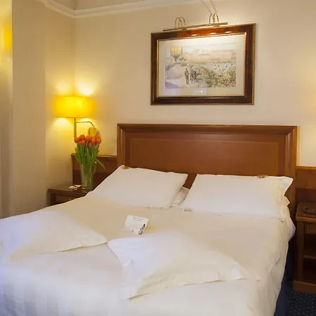 Hotel Berna Milão