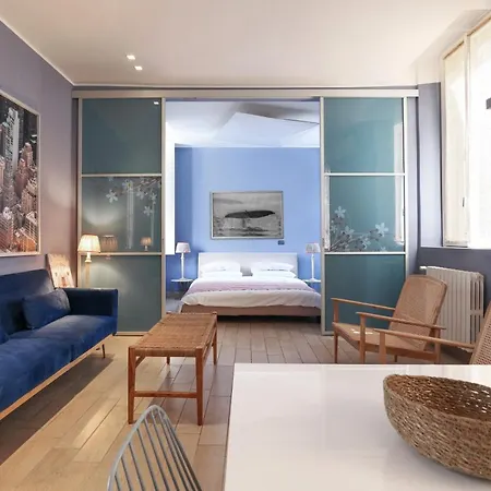 Charming 5 Vie Apt. Center ミラノ