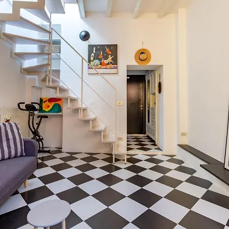 Porta Ticinese Colorful Apartment! *