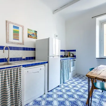 Porta Ticinese Colorful Apartment! * Mediolan
