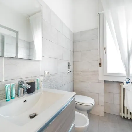 Guesthost - Piazza Tripoli Bright