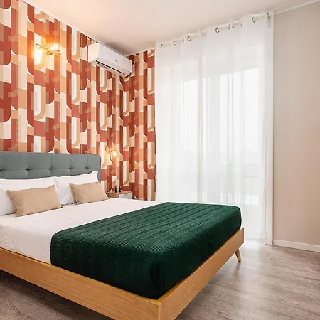 Hemeras Boutique Homes - Large In Citylife District Apartment
