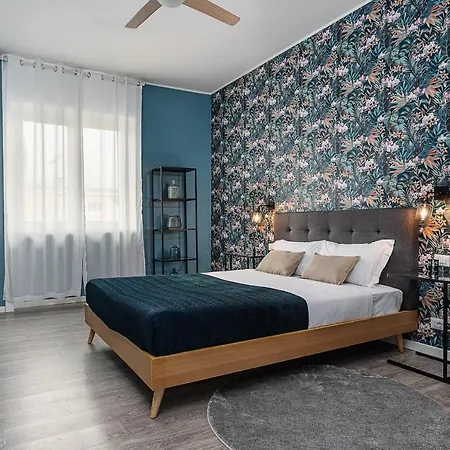 Hemeras Boutique Homes - Large In Citylife District Apartment *