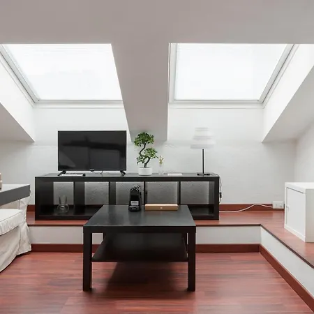 2 Bedroom Apt - Duomo 3 *