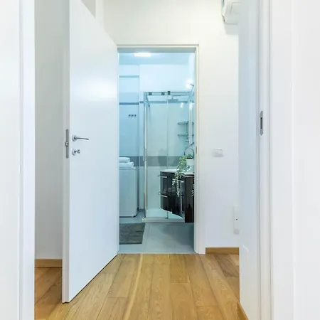 Joivy Superb Flat For 4 With Balcony Near Centrale 아파트 *