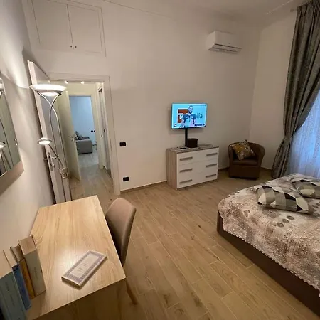 Nel Quartiere Bayres Completamente Rinnovata * Milano